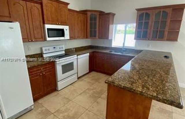 2485 W 5th Ct unit B (A11737971)