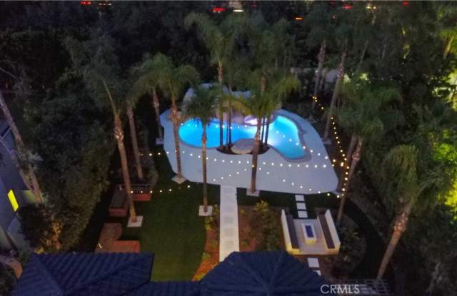 17437 Oak Creek Court