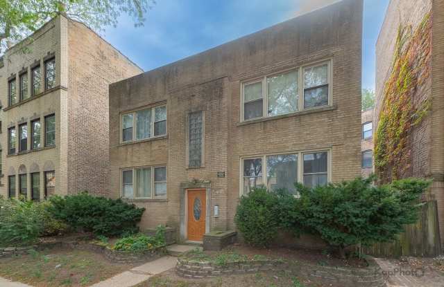 2041 W Jarvis Avenue unit: 2E