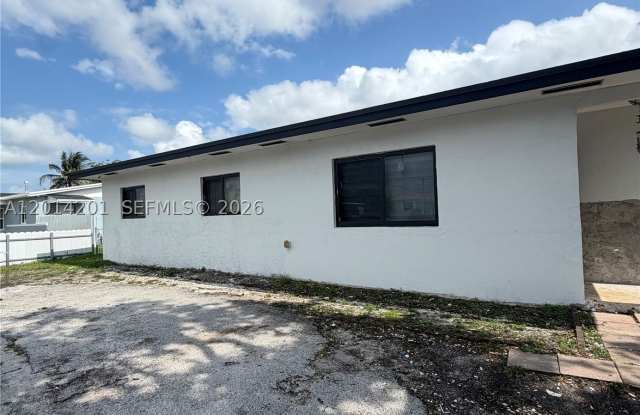 1410 NW 199TH St