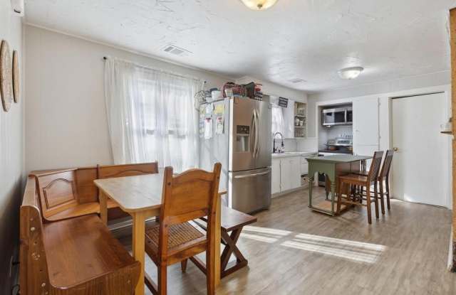 1505 W Johnson Street