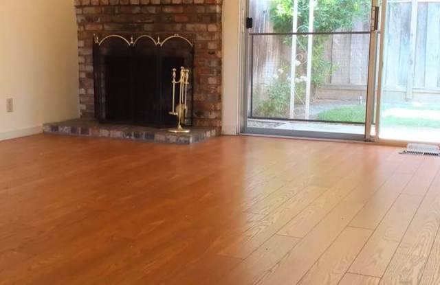 Charming 2bd Duplex With Private Yard  Garage