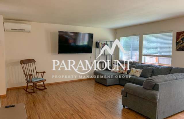 Charming 3 Bedroom in Port Orchard on Cul-de-sac!