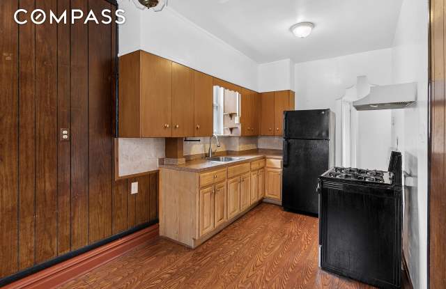 294 East 45th Street