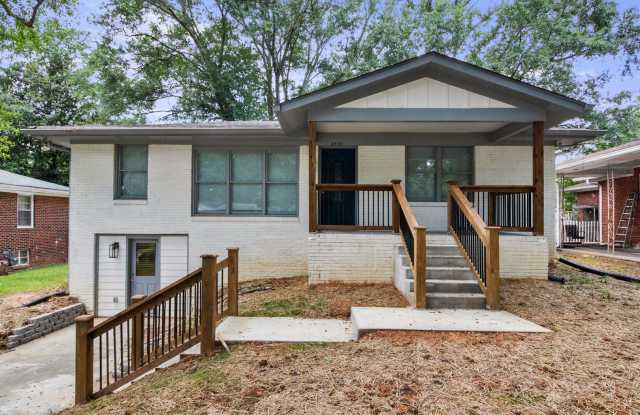 Room in 3 Bedroom Home at Hightower Ct NW