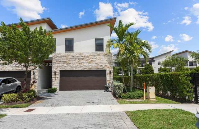 8005 NW 104th Ct