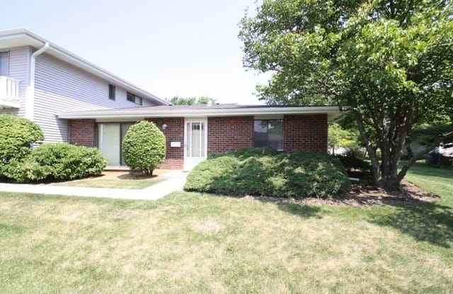 5 Eastham Court - 5 Eastham Court, Schaumburg, IL 60193