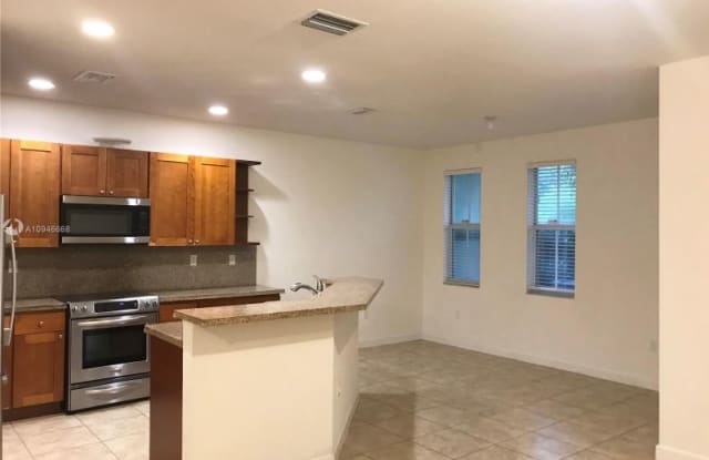 10841 NW 76 Ln #10841 - 10841 Northwest 76th Lane, Doral, FL 33178