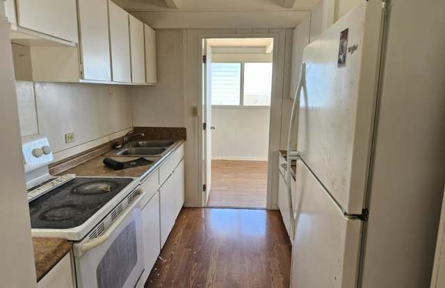 92-631 Aahualii St Upstairs