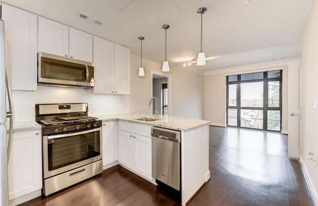 Photo of 700 Constitution