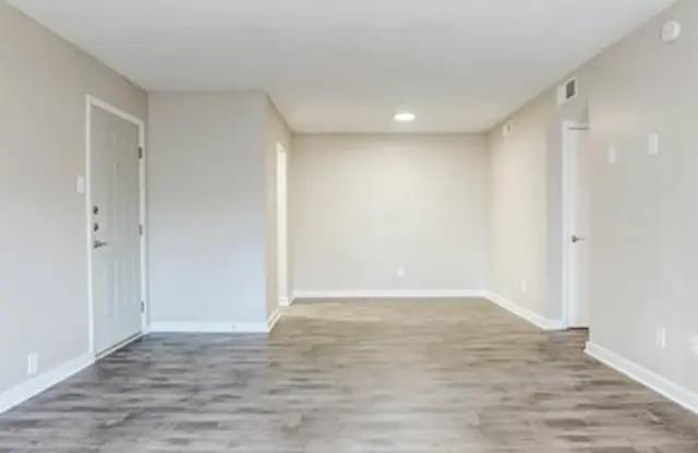 Casa Luna Apartments