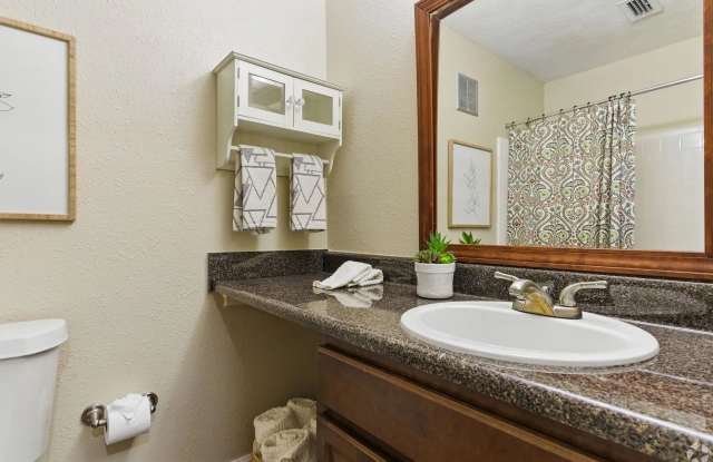 Kinstone River Apartment Homes