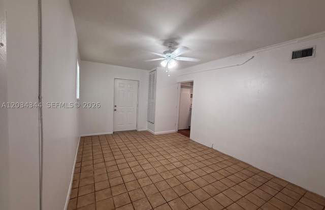 120 NE 7th St
