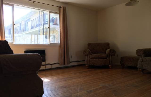 477 Winton Road North - 1