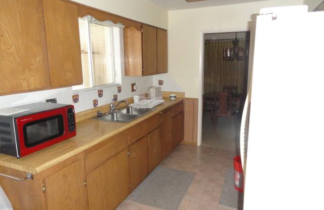 10438 W MOUNTAIN VIEW Road