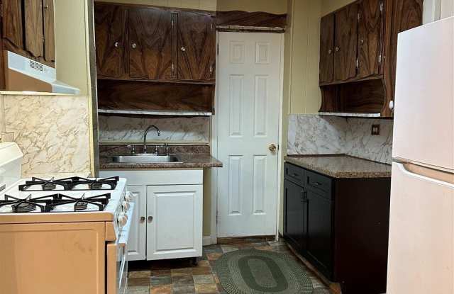 613 New Jersey Avenue unit: 1St Floor