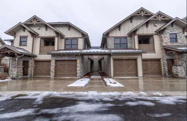 Monterra 2 bedroom 2 Bath on Main level