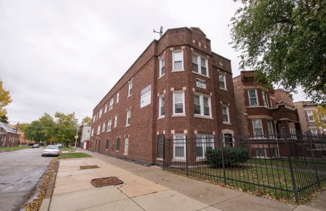 7358 S Blackstone South Shore Apartments