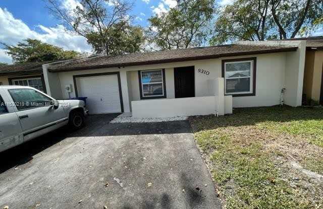 9310 E Elm Ln - 9310 East Elm Lane, Miramar, FL 33025