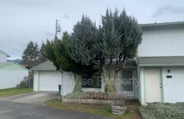 1687 Cloverlawn Dr