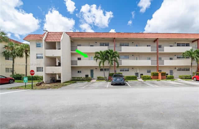 711 S Hollybrook Dr - 711 South Hollybrook Drive, Pembroke Pines, FL 33025