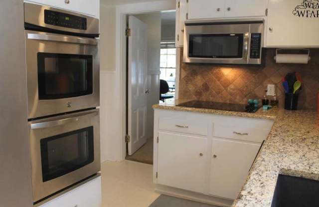 2406 DARTMOUTH STREET