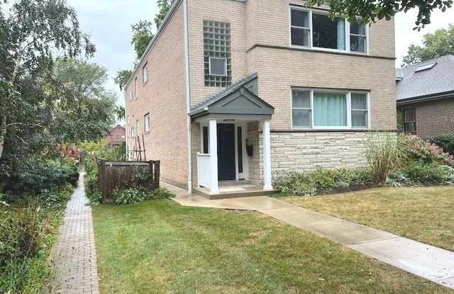 Photo of 556 N BARTON Avenue