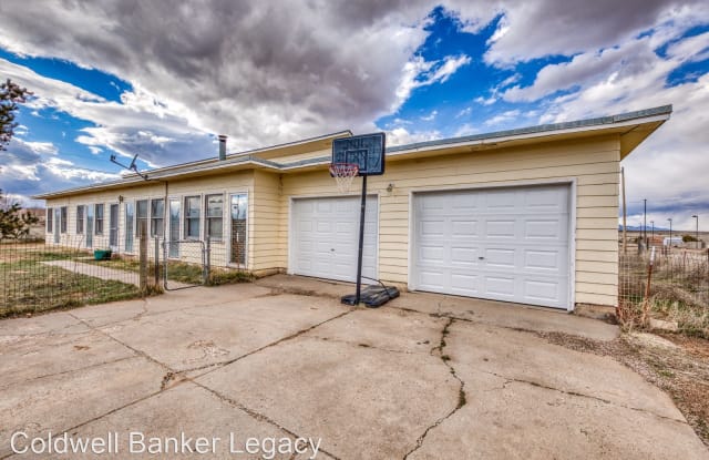 301 Dinkle Rd - 301 Dinkle Road, Santa Fe County, NM 87015