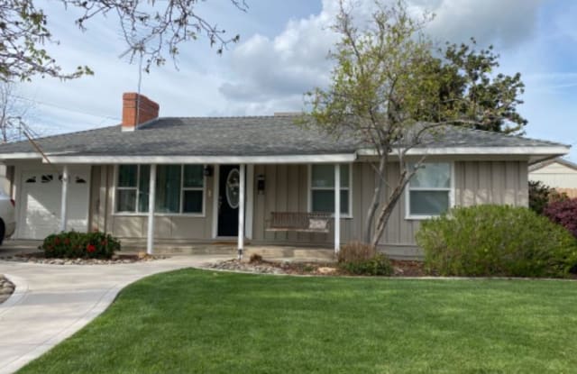 730 Walnut - 730 Walnut Street, Oakdale, CA 95361