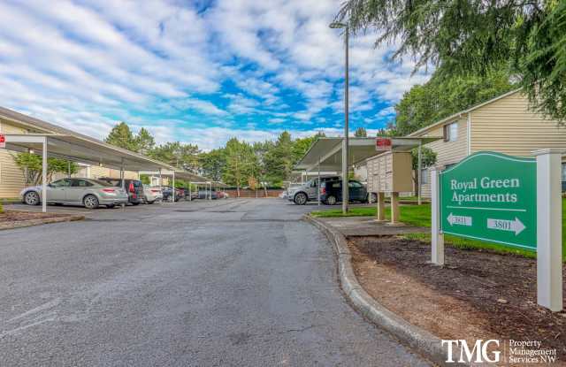 Photo of Royal Green