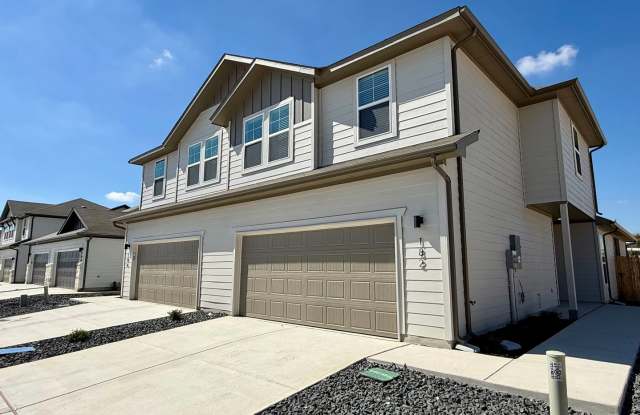 Photo of Want luxury living in the Far West ...Look no further...Amanda Park is it!