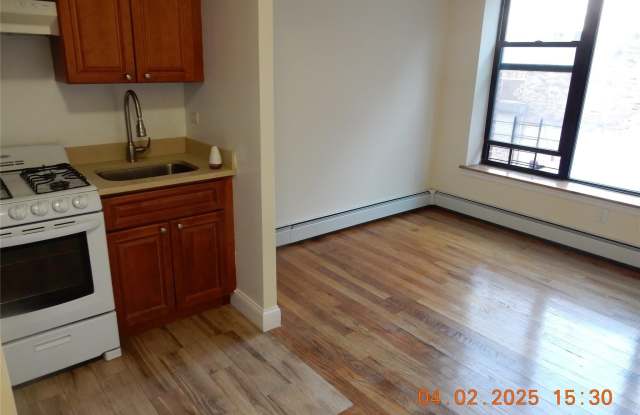 235 E 203rd Street unit: 4-D
