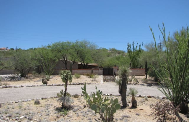 5960 N Camino Del Mar - 5960 North Camino Del Mar, Catalina Foothills, AZ 85718