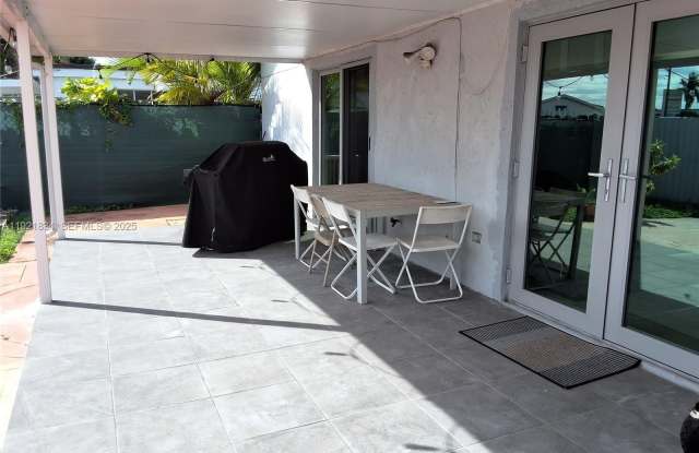 Photo of 750 SW 97th Ct Cir