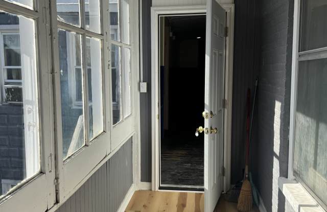 32 E. Washington Street - 3R#7