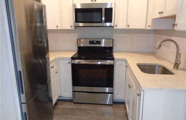 22 W Third Street #203