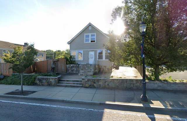 Photo of 1034 North Main Street