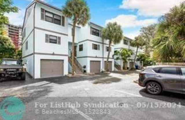 3250 NE 12th St