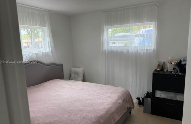2620 SW 51st St