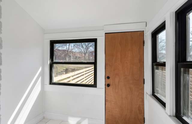 2550 Adams Avenue - 2550