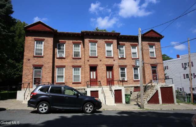 31 Willow Street