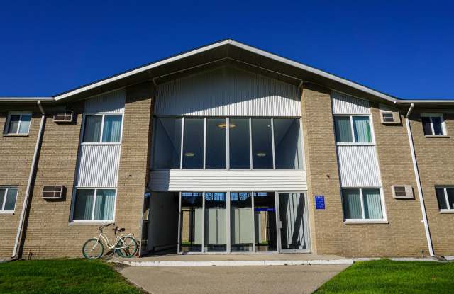 Huntington Club Apartments