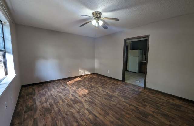 Photo of Charming 2-Bedroom Townhouse in Prime Location