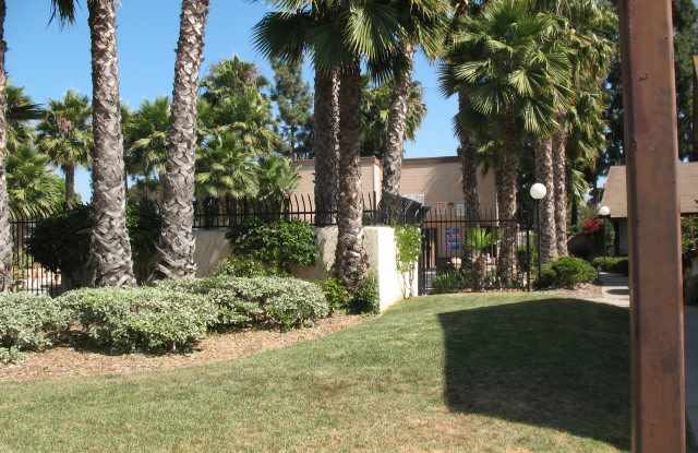 1714 Oro Vista Rd #194 - Spacious 3bd/2ba 2 story townhome w/ Private Yard/Patio!