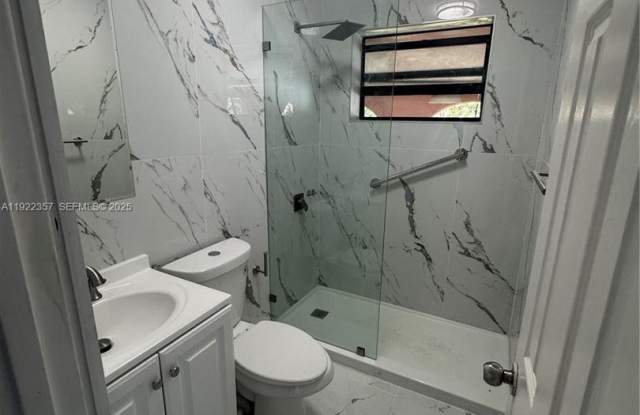 1171 NE 161ST TER NORTH MIAMI BEACH, FL 33162