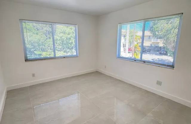 1999 North Glades Drive - 01
