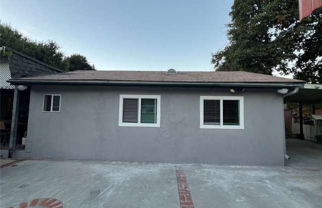 Photo of 1100 Winthrop Drive 1/2