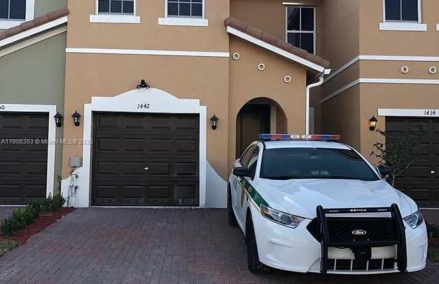 Photo of 1442 SE 23rd Ter