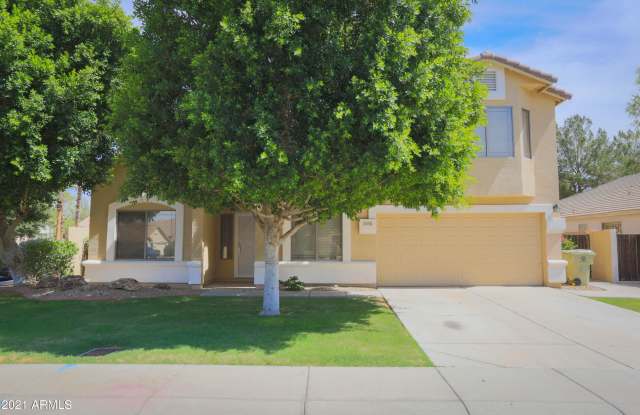 7456 W AURORA Drive