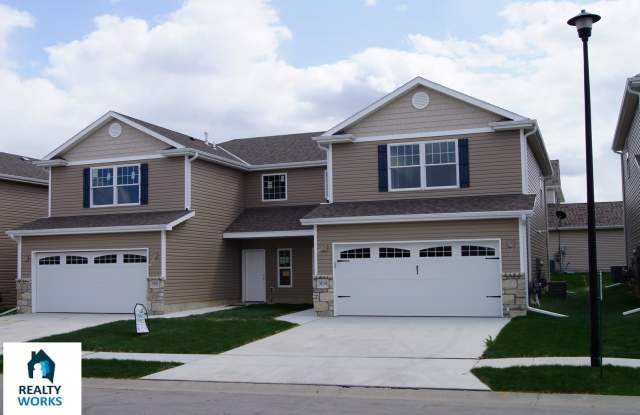 3 Bed 2.5 Bath Townhome! - 3167 King Ridge Boulevard, Lincoln, NE 68504